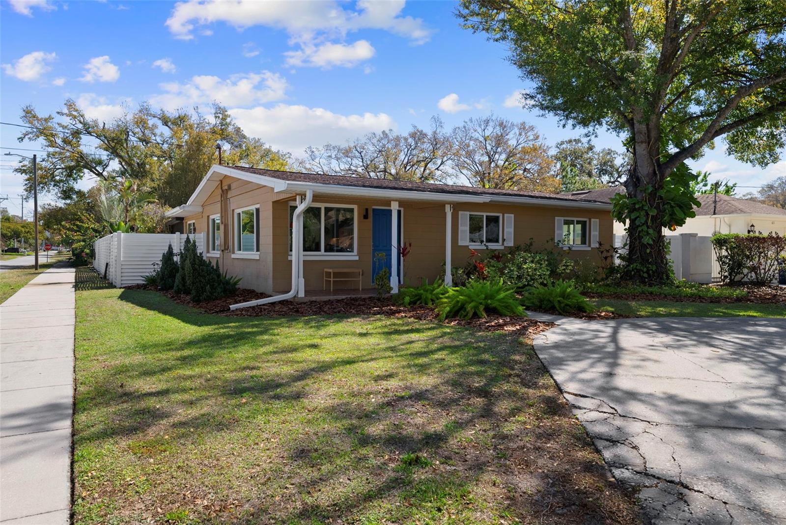 LARSEN PLACE - Residential