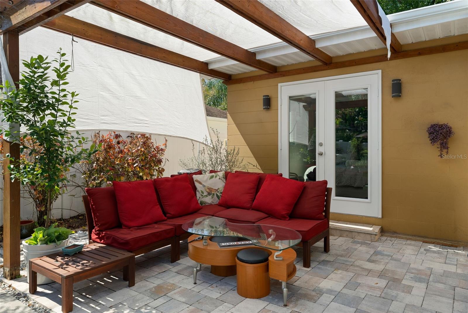 LARSEN PLACE - Residential