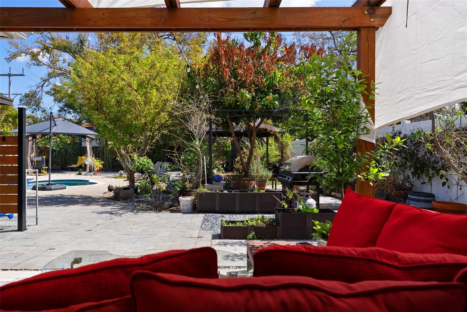 LARSEN PLACE - Residential