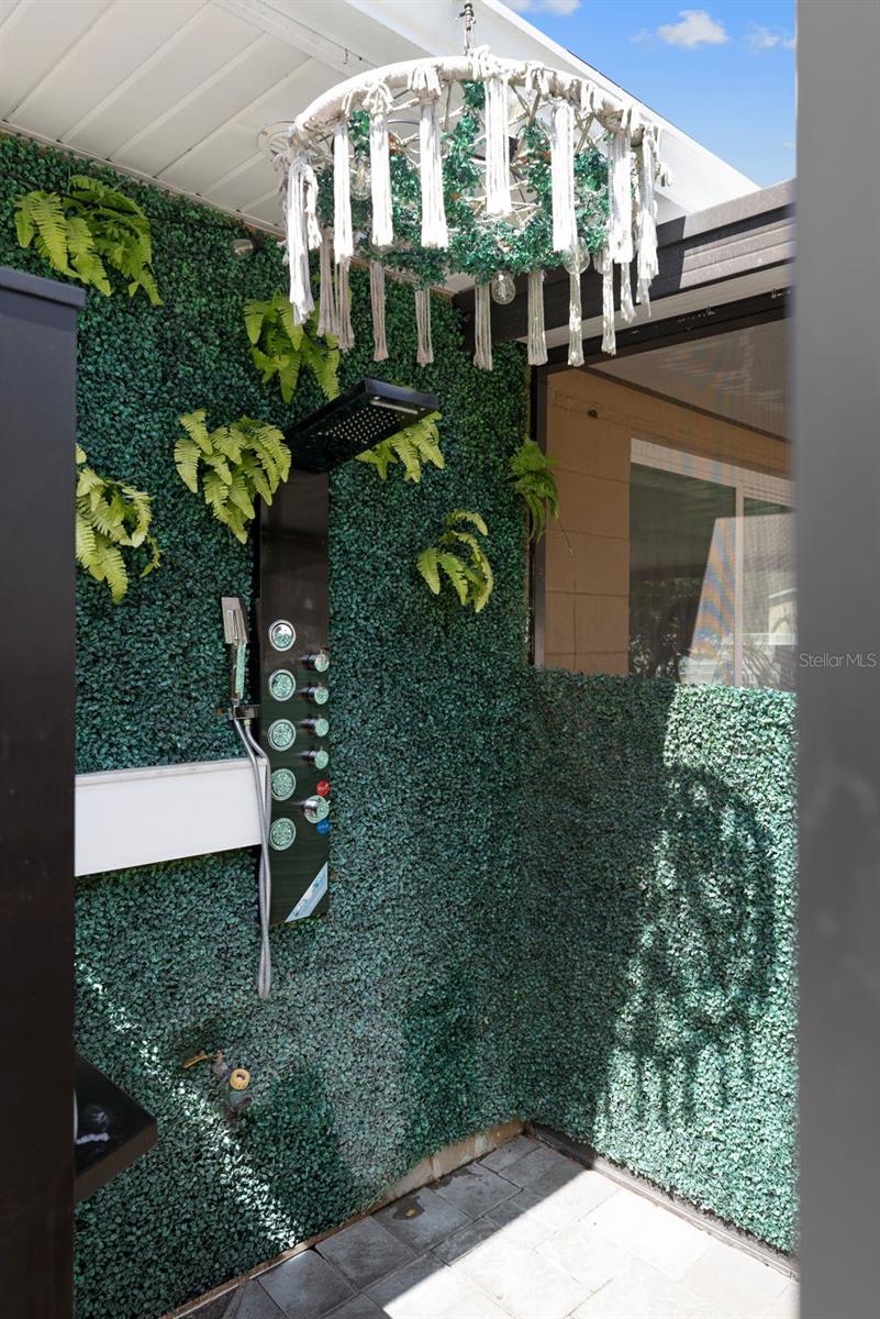 LARSEN PLACE - Residential