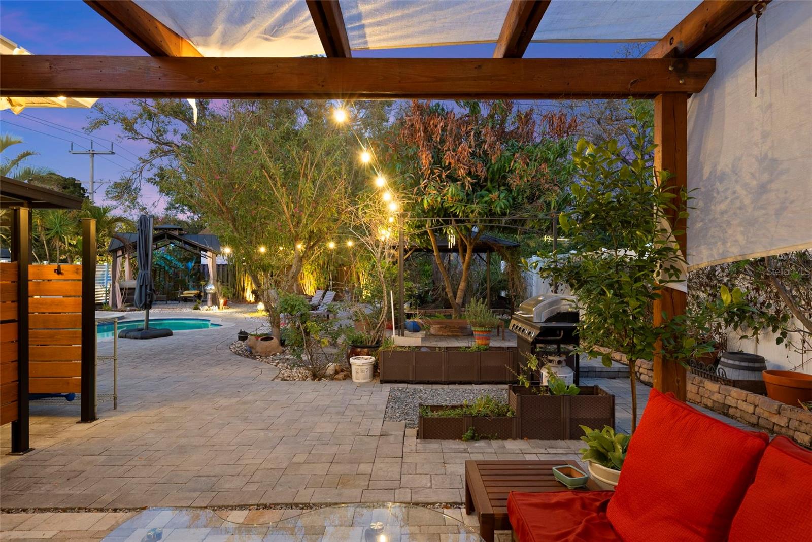 LARSEN PLACE - Residential