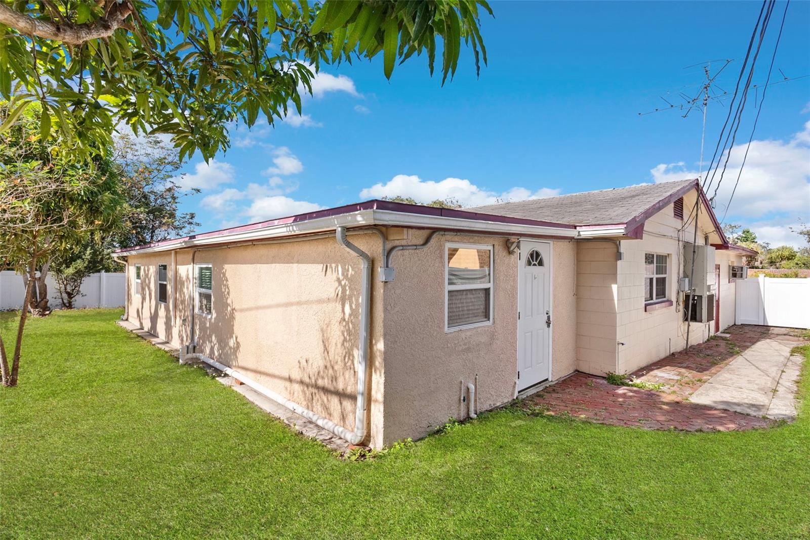 ROBINSWOOD HEIGHTS 5TH ADD - Residential