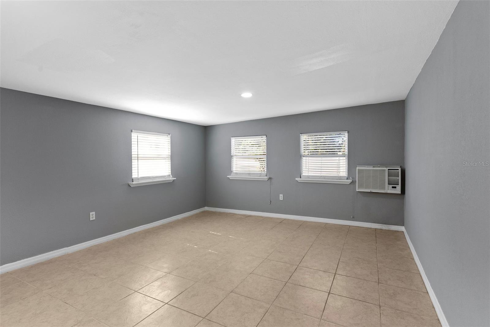 ROBINSWOOD HEIGHTS 5TH ADD - Residential