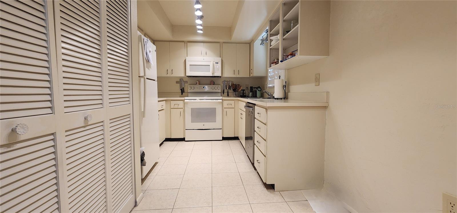 MEADOWCROFT SOUTH - Residential