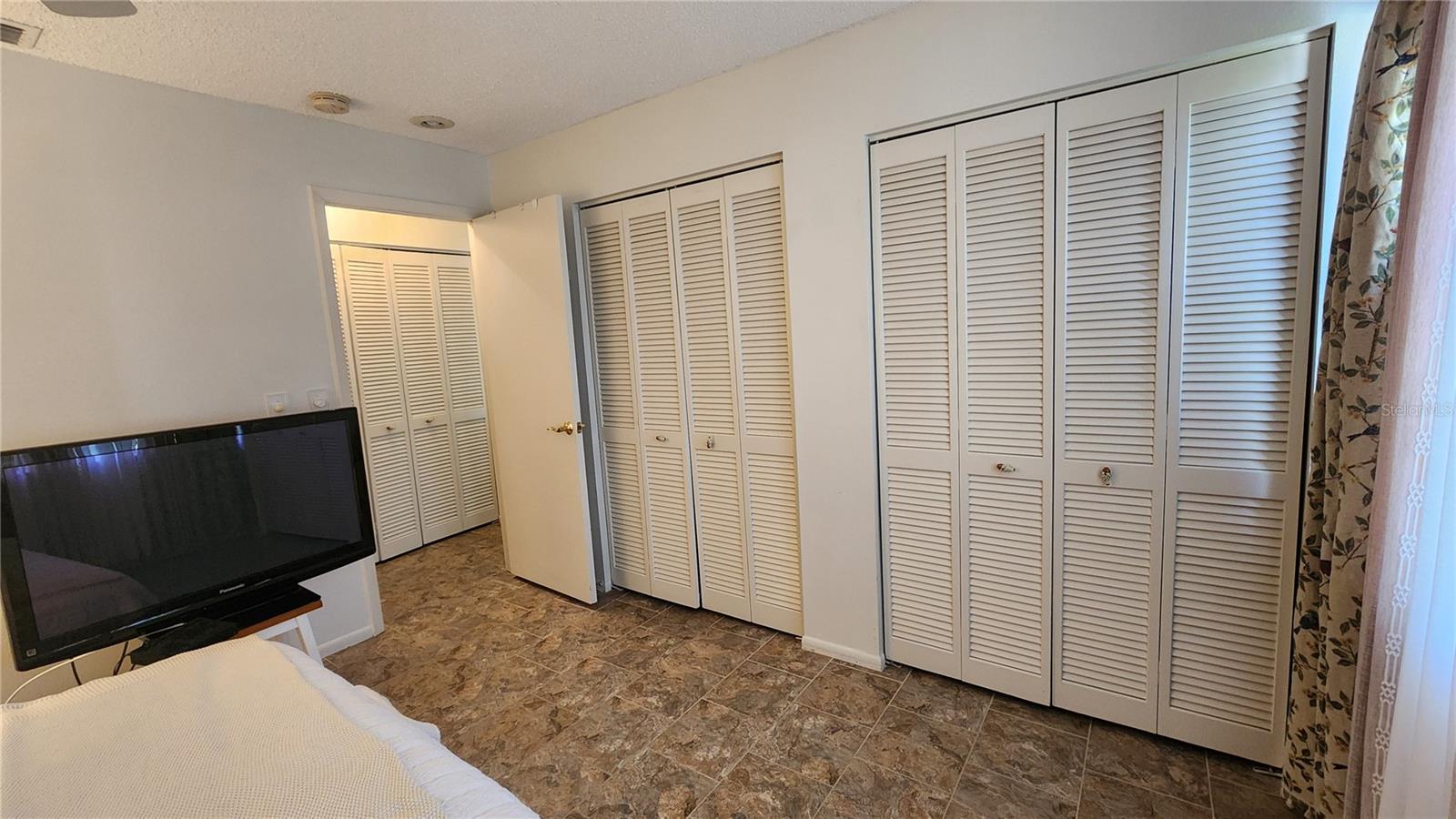 MEADOWCROFT SOUTH - Residential