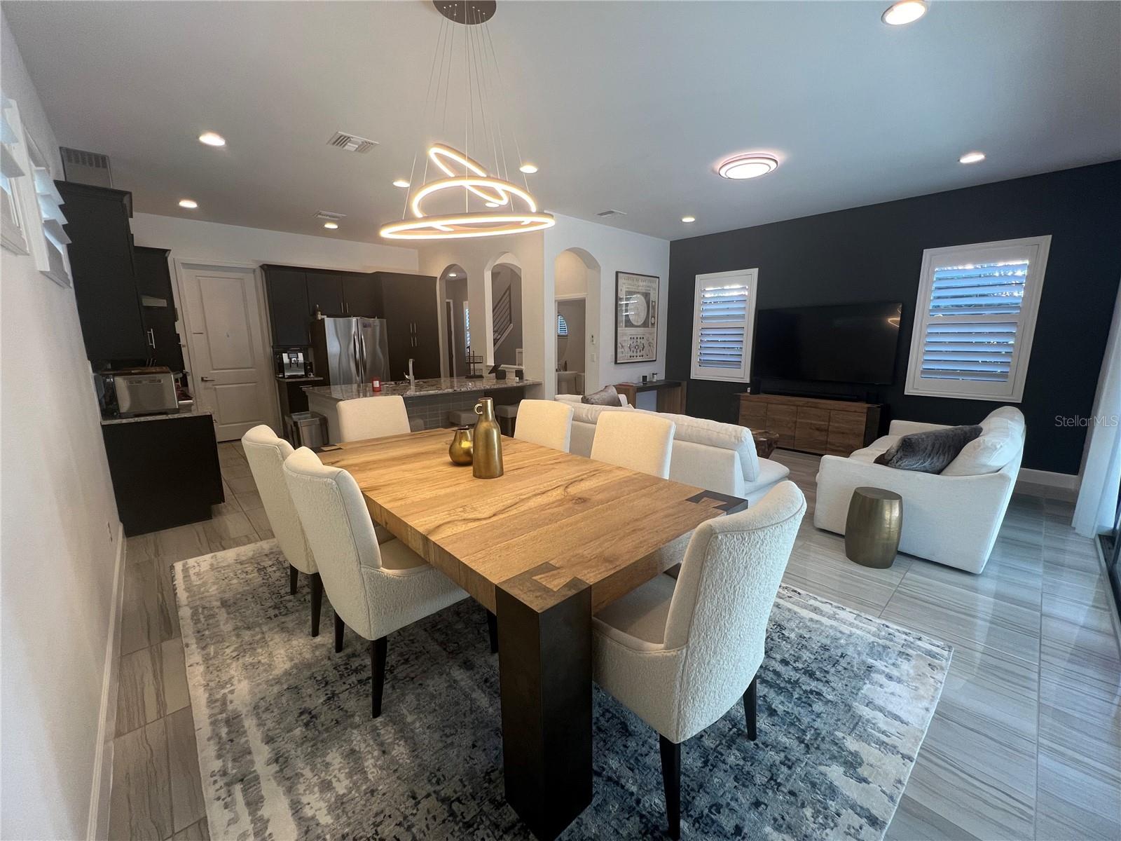 LAKESIDE/TOSCANA - Residential Lease