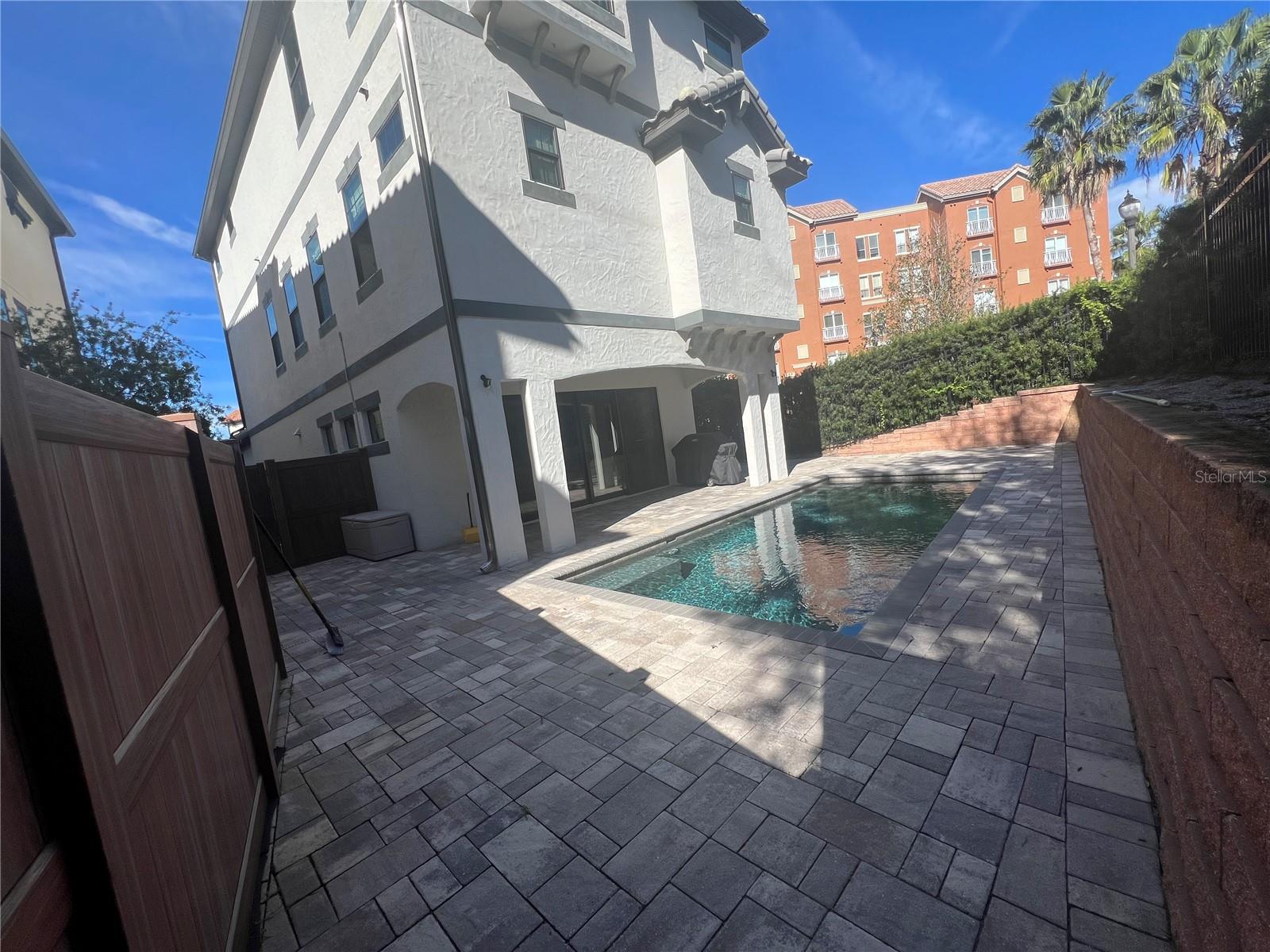 LAKESIDE/TOSCANA - Residential Lease