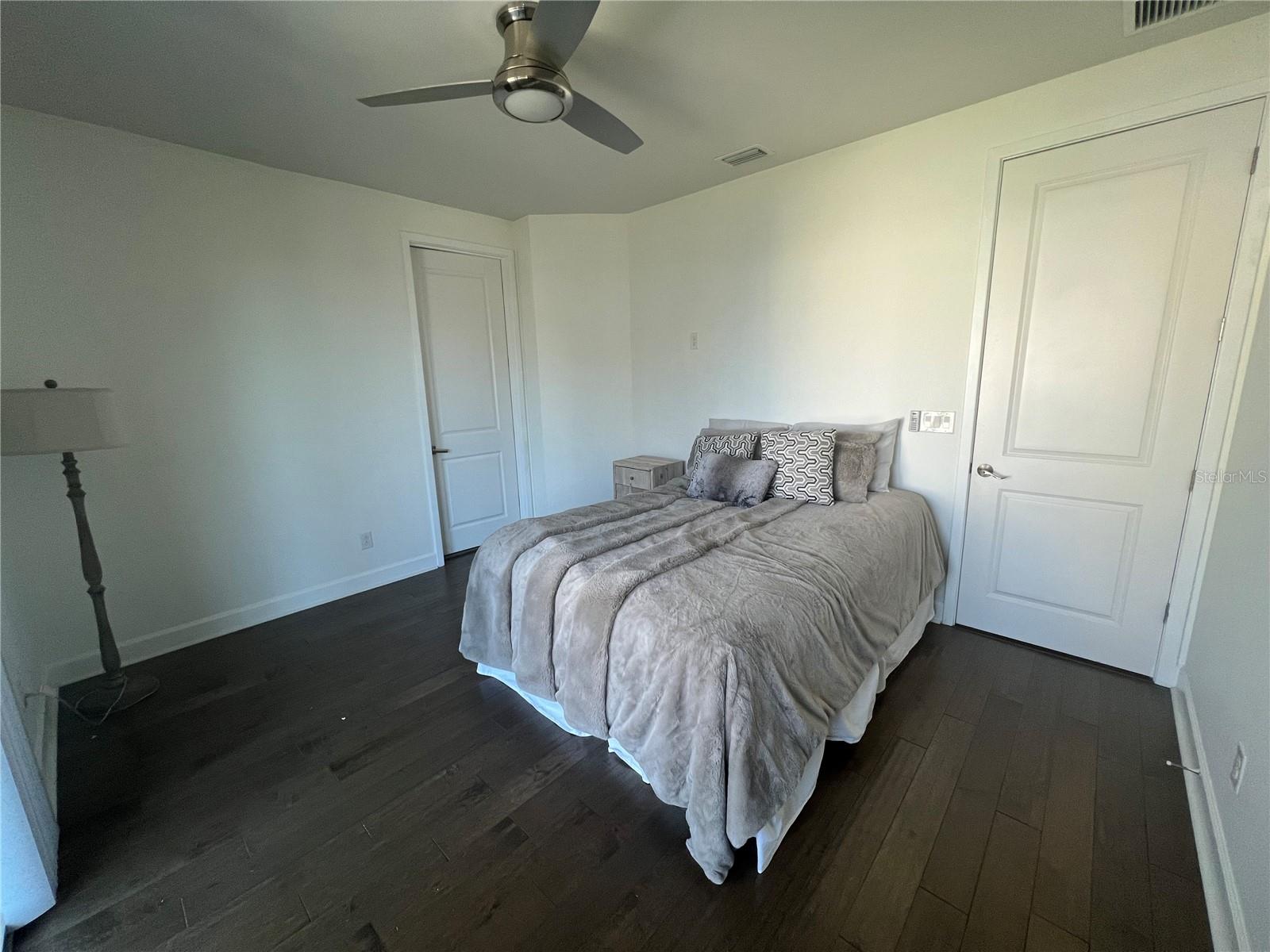 LAKESIDE/TOSCANA - Residential Lease