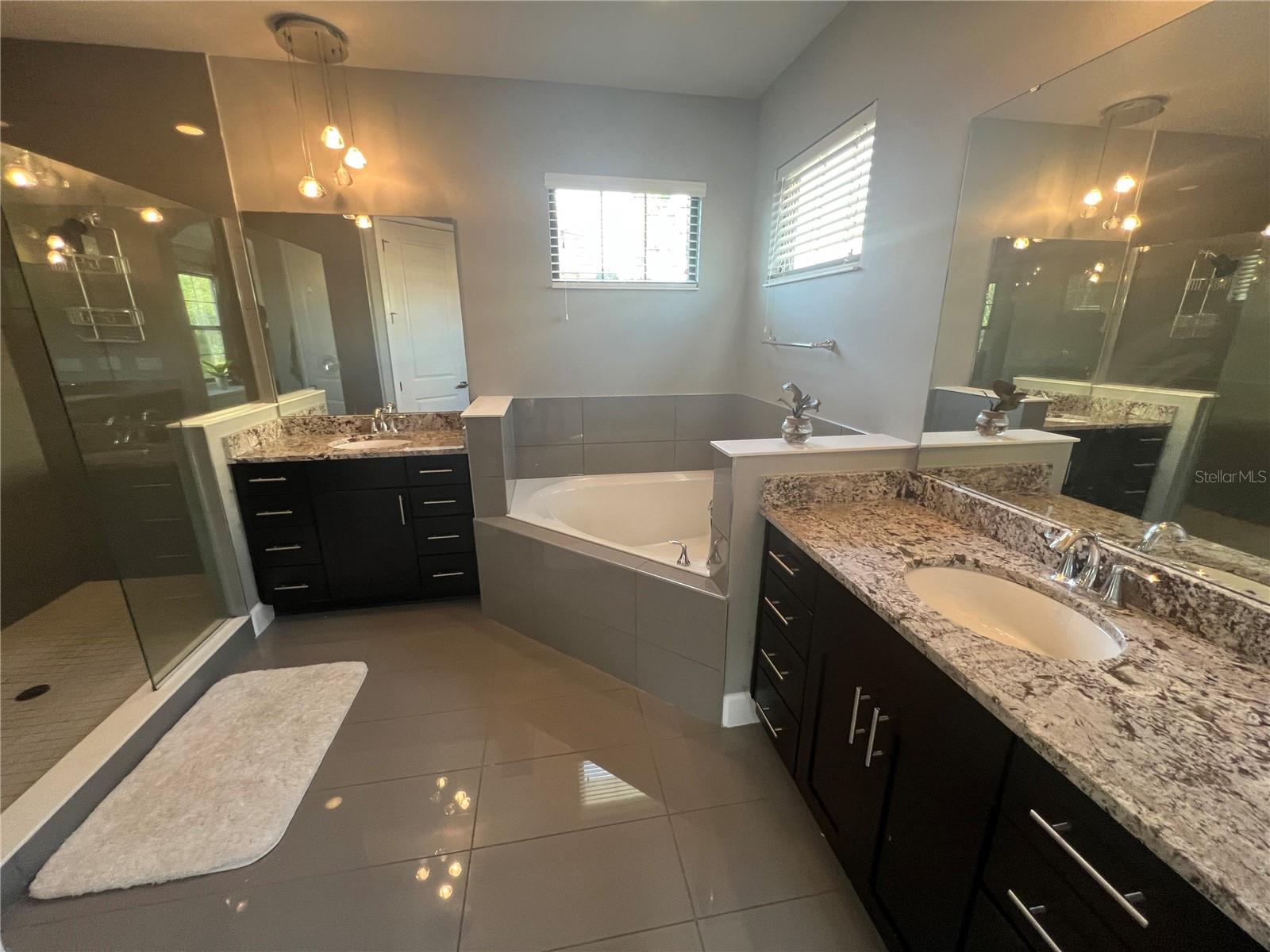 LAKESIDE/TOSCANA - Residential Lease