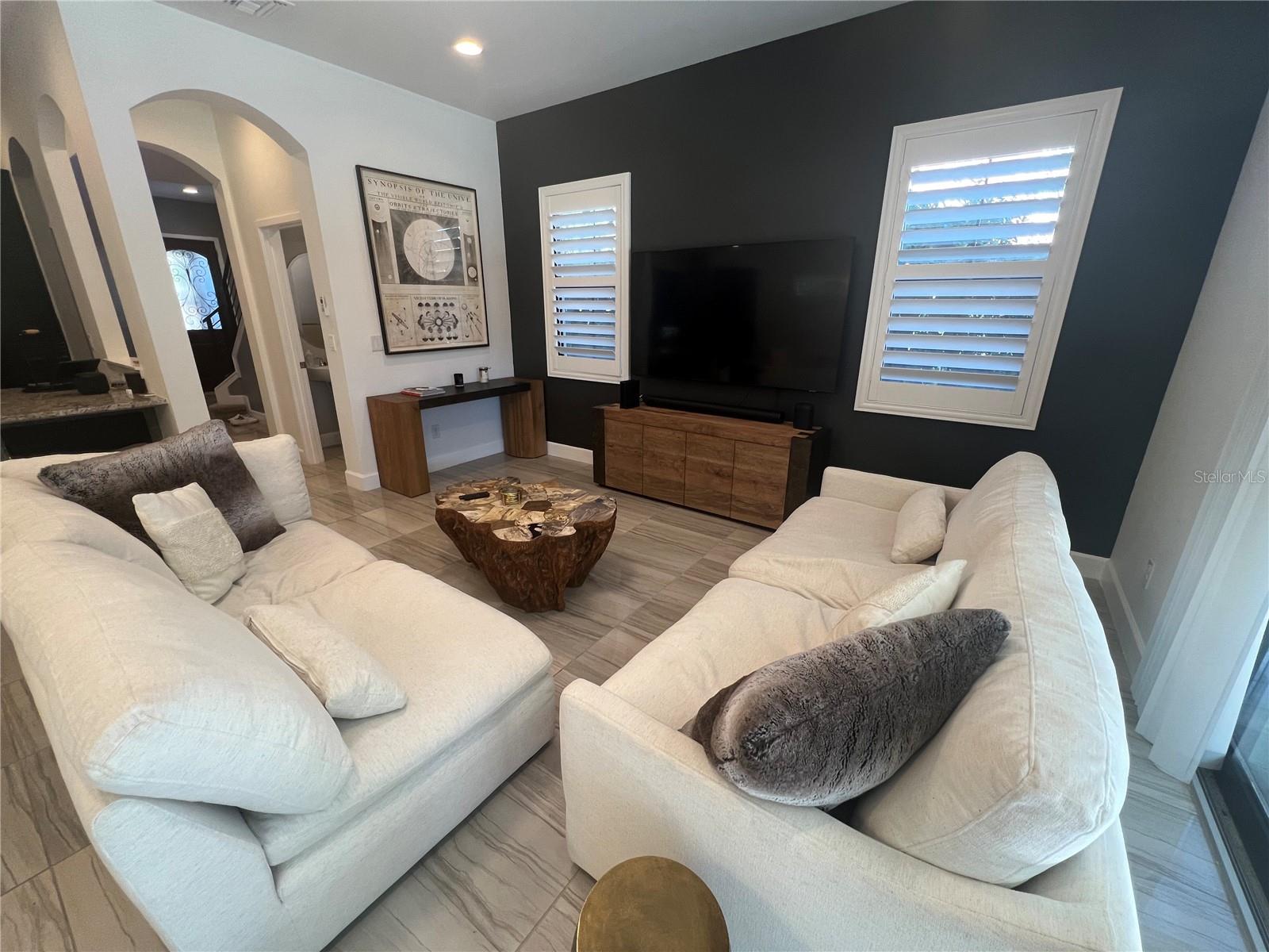 LAKESIDE/TOSCANA - Residential Lease