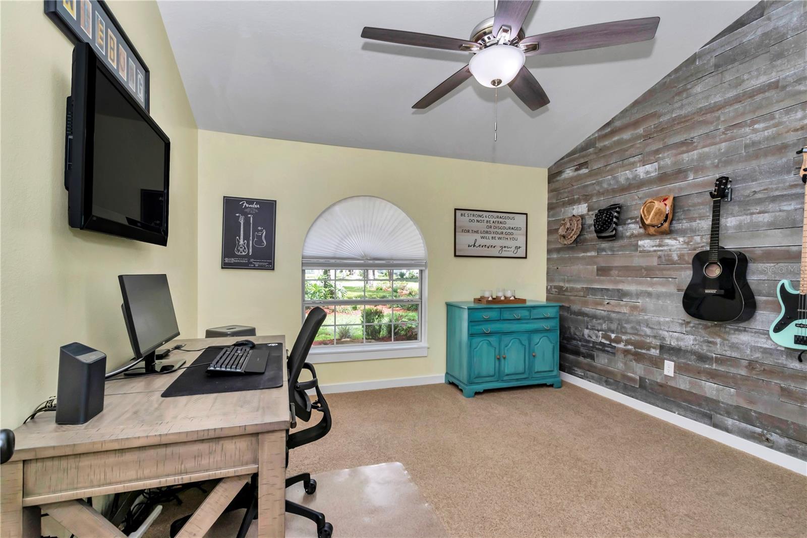 COUNTRY CLUB/OCALA UN 01 - Residential