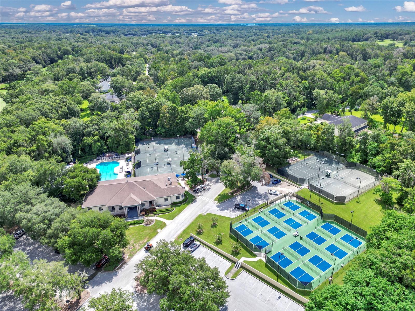 COUNTRY CLUB/OCALA UN 01 - Residential