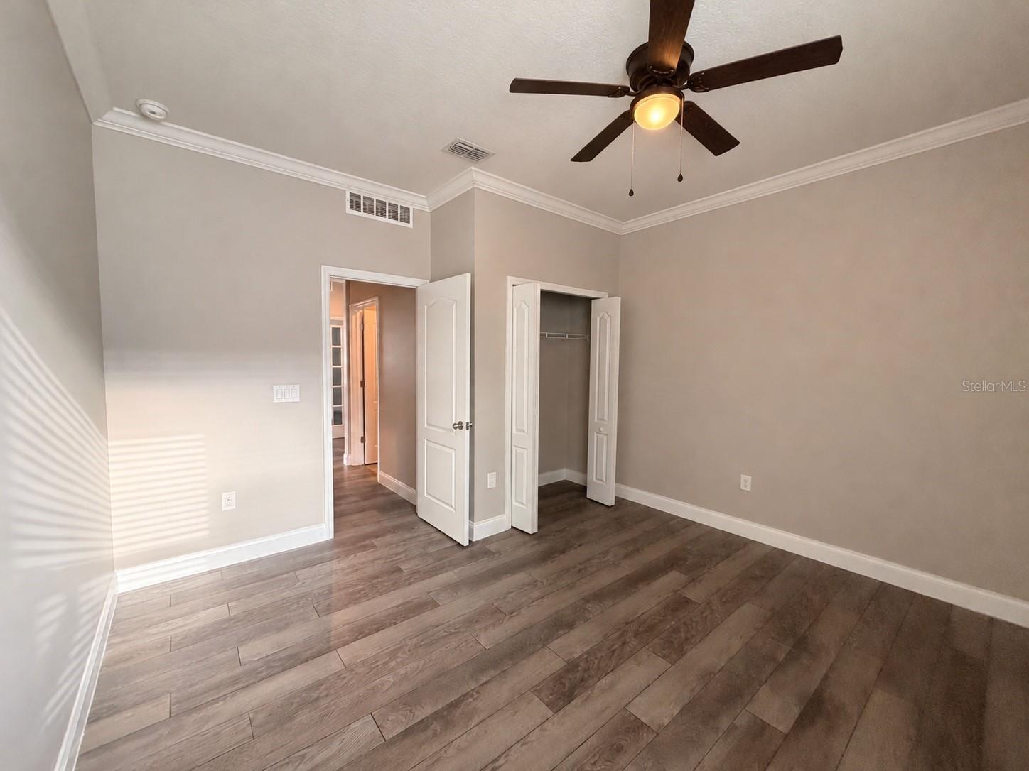 922 GLAZEBROOK LOOP