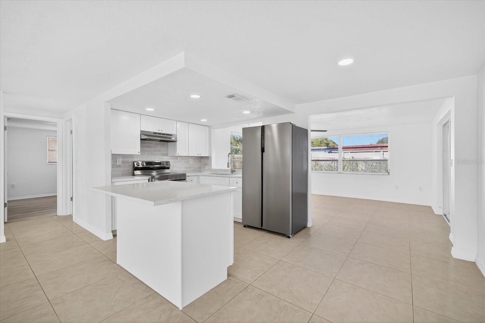 EMBASSY HILLS - Residential