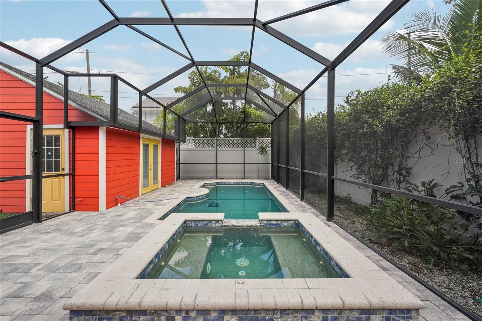 OLD KENTUCKY - Residential