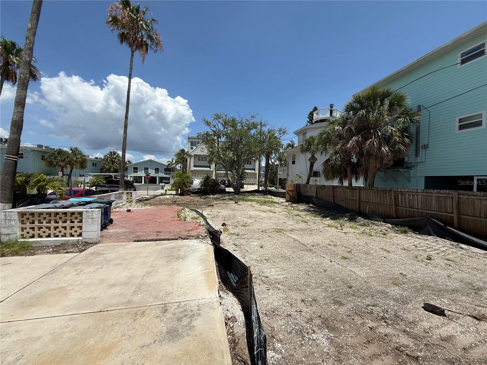8586 E BAY DRIVE