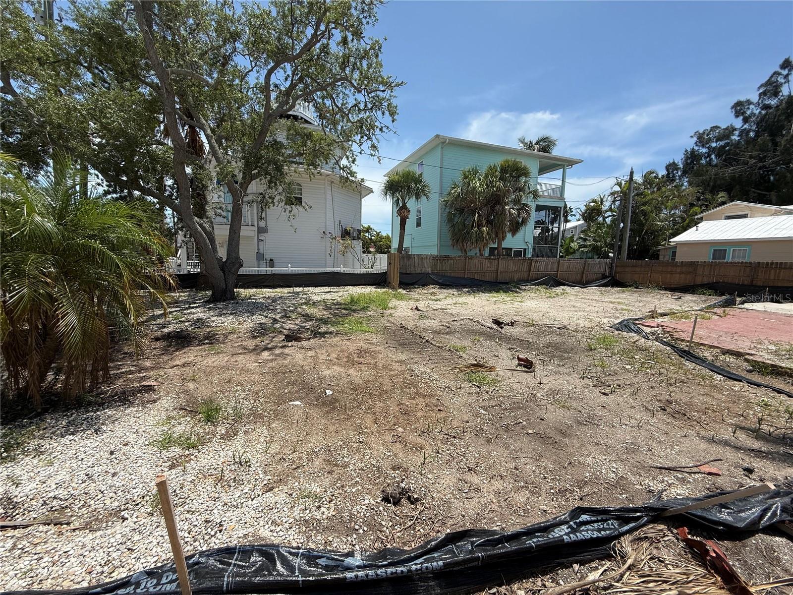 8586 E BAY DRIVE