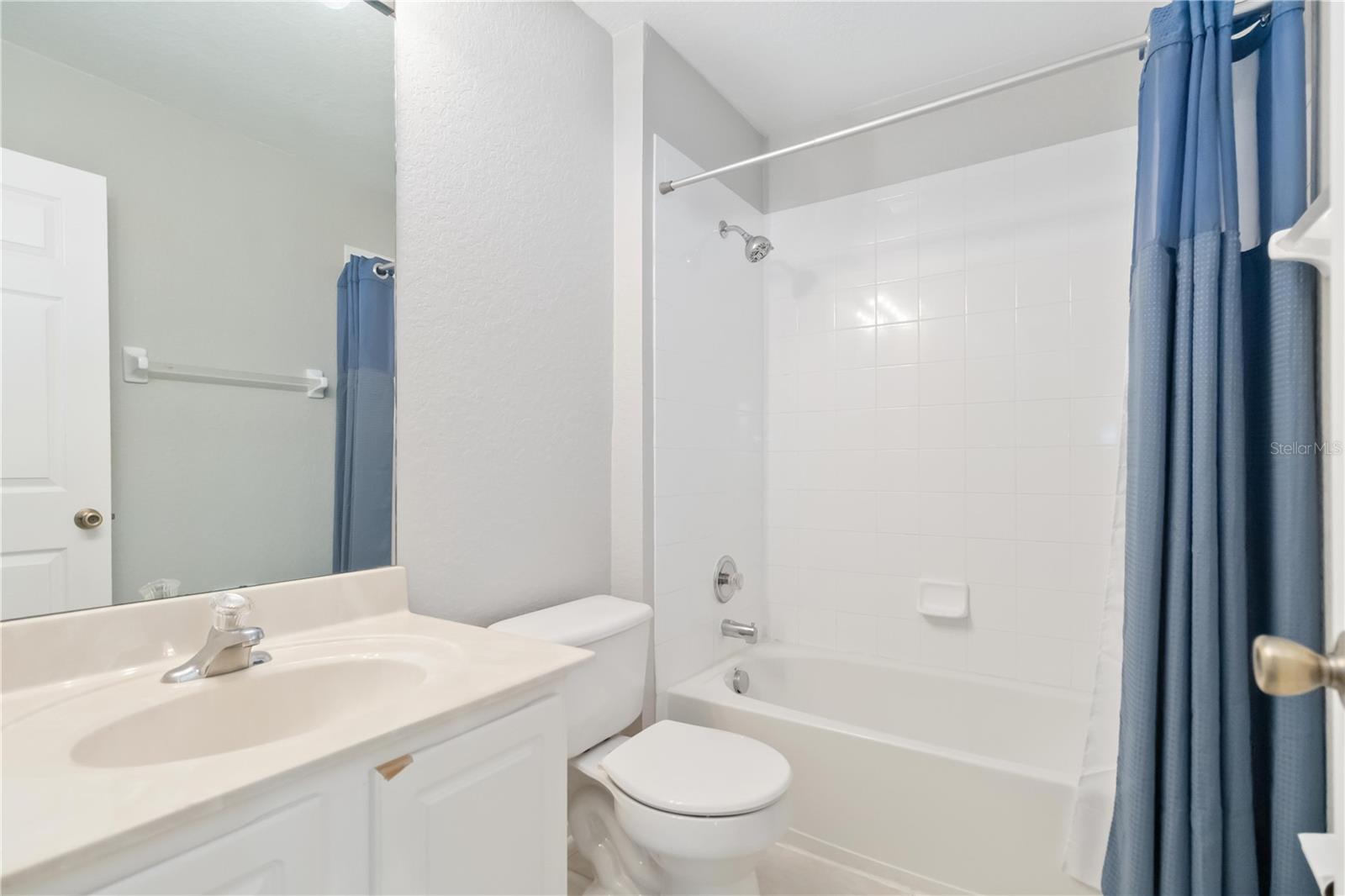 LAKES/WINDERMERE-PEACHTREE - Residential