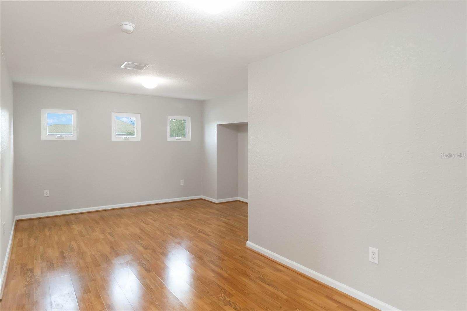 LAKES/WINDERMERE-PEACHTREE - Residential