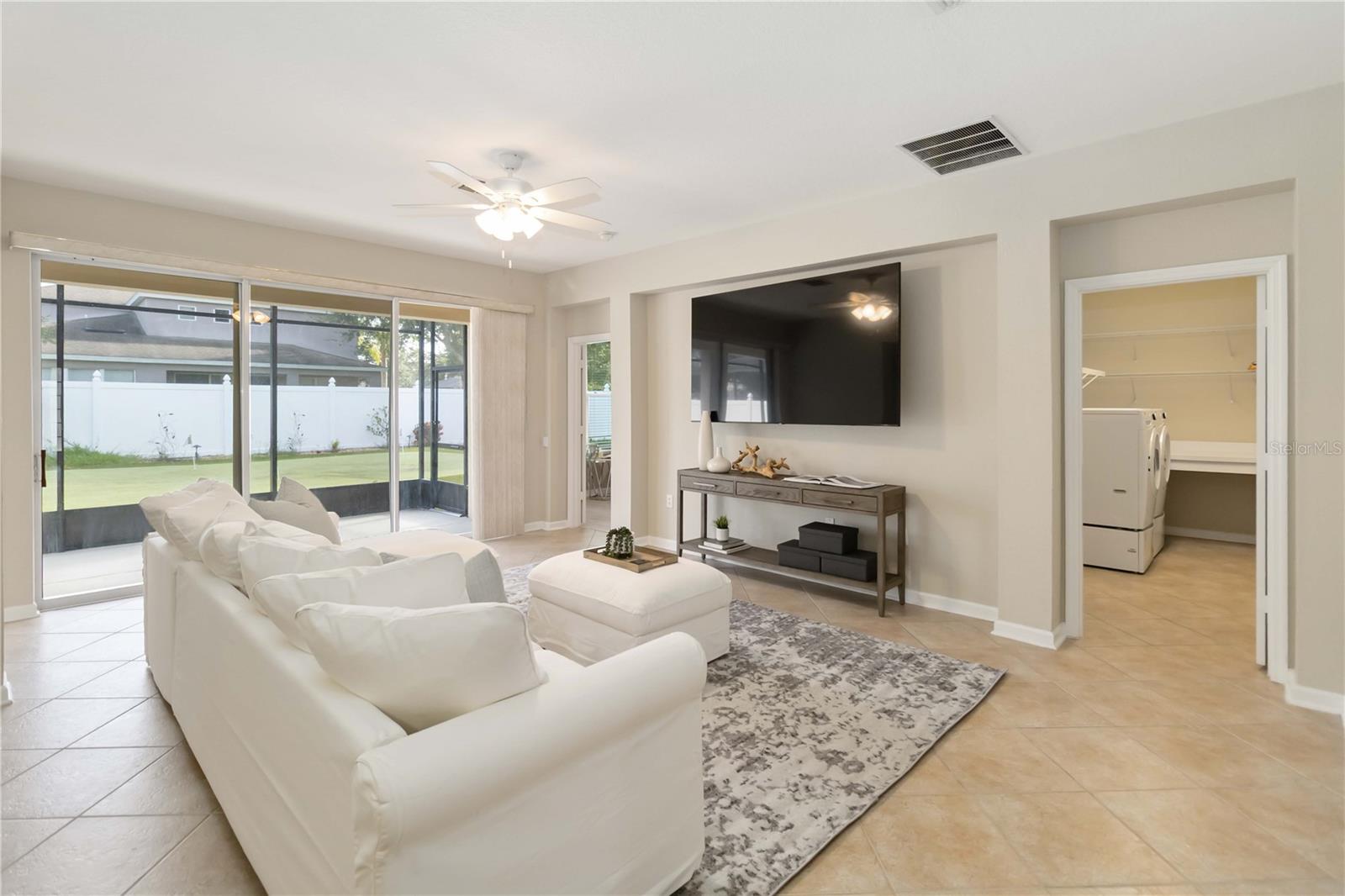 LAKES/WINDERMERE-PEACHTREE - Residential