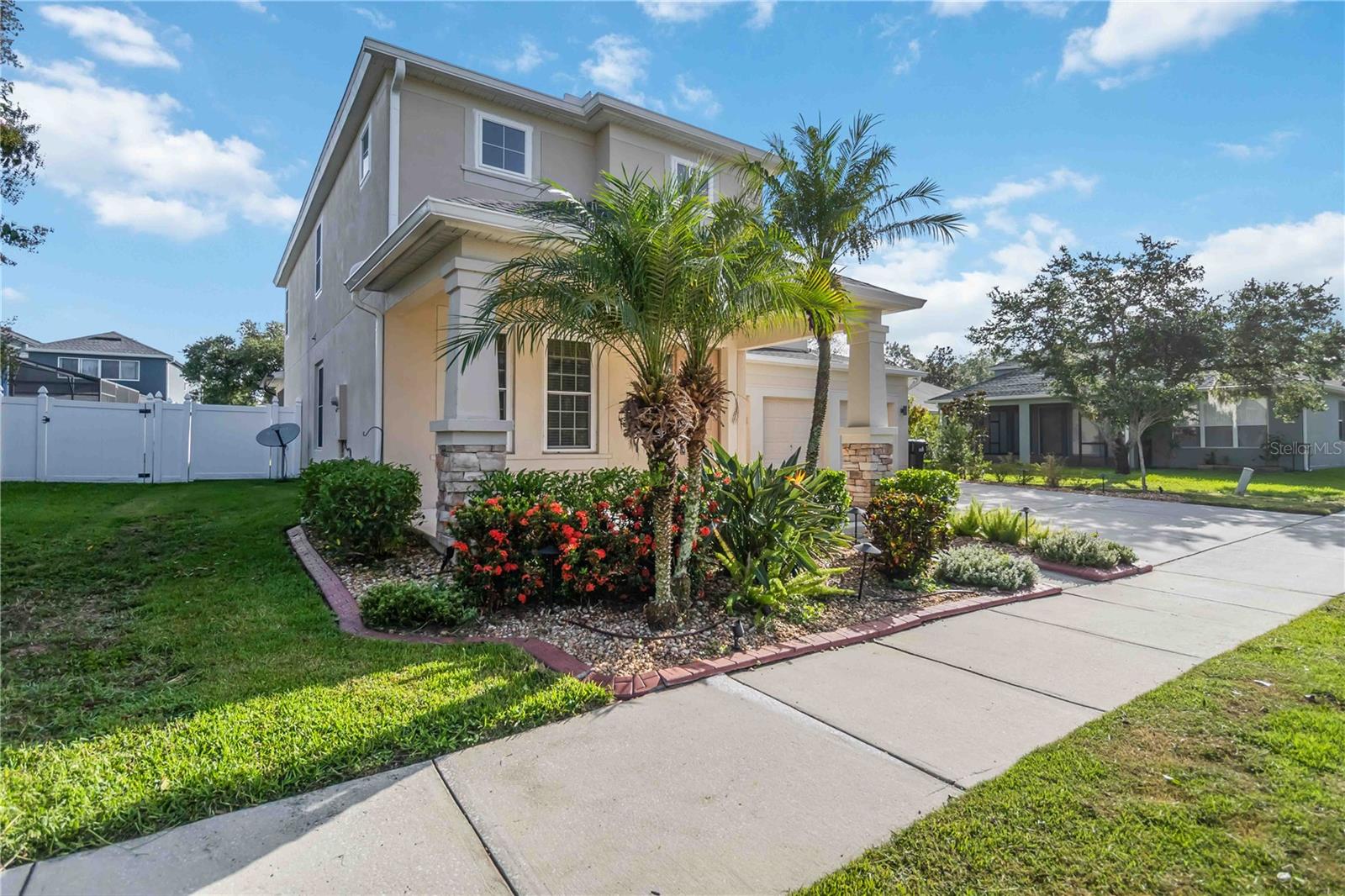 LAKES/WINDERMERE-PEACHTREE - Residential