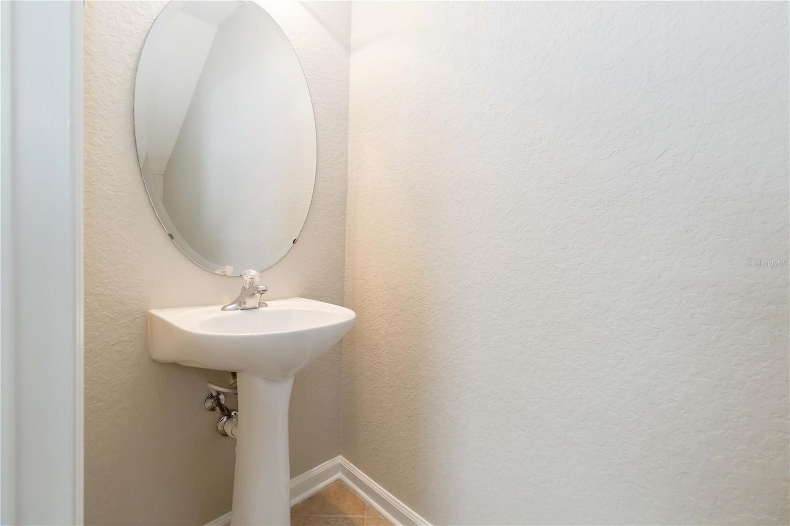 LAKES/WINDERMERE-PEACHTREE - Residential