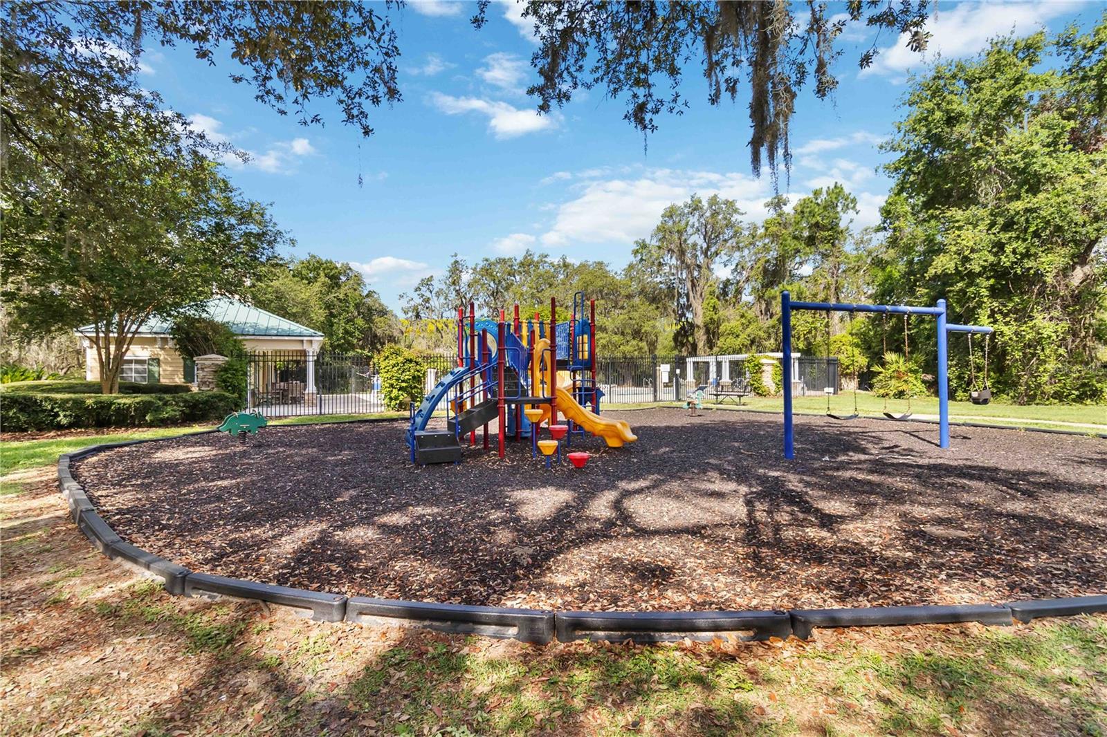 LAKES/WINDERMERE-PEACHTREE - Residential