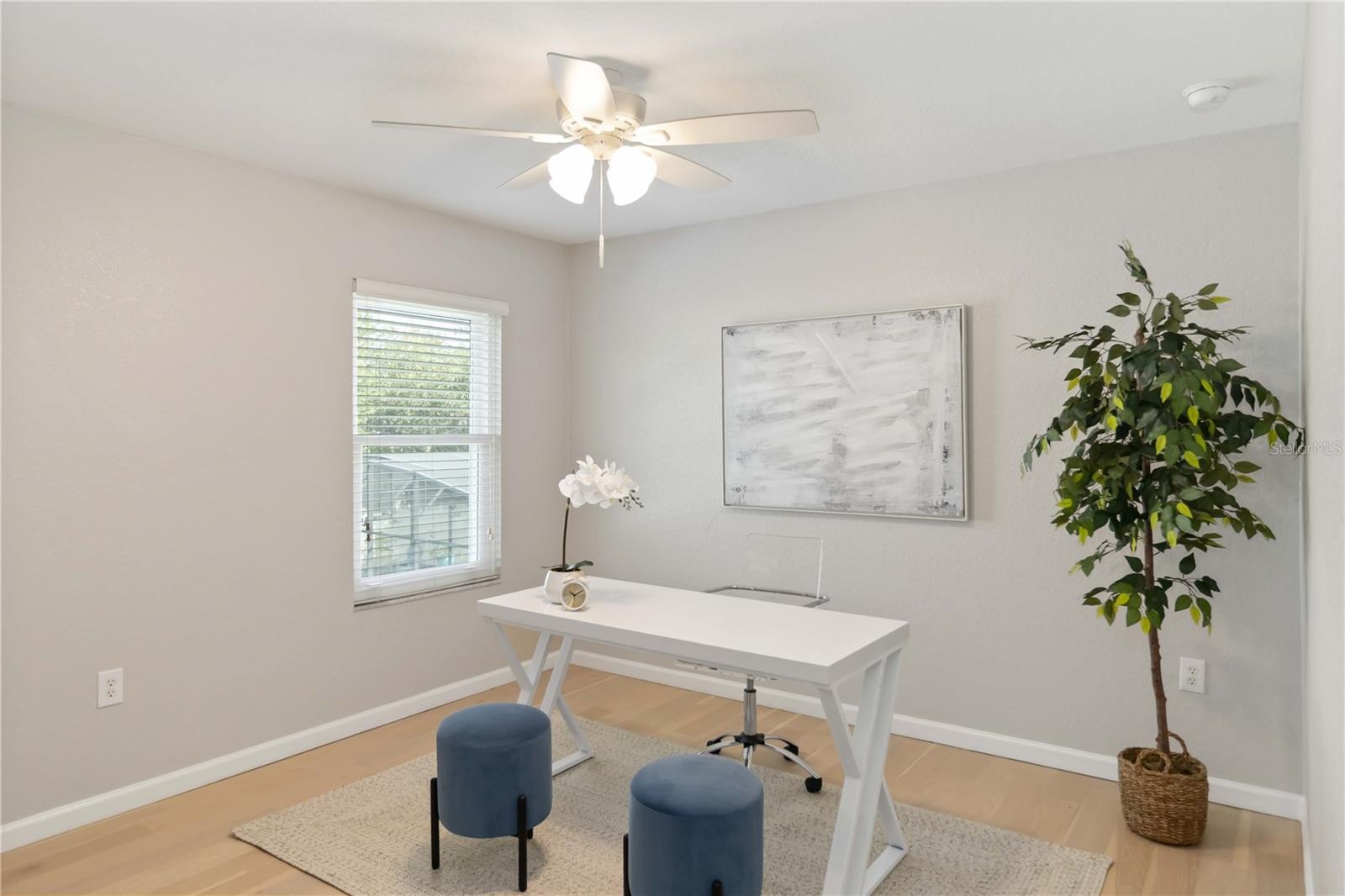 LAKES/WINDERMERE-PEACHTREE - Residential