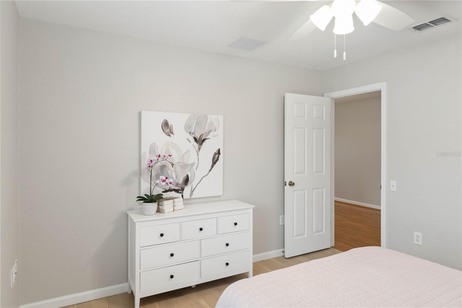 LAKES/WINDERMERE-PEACHTREE - Residential