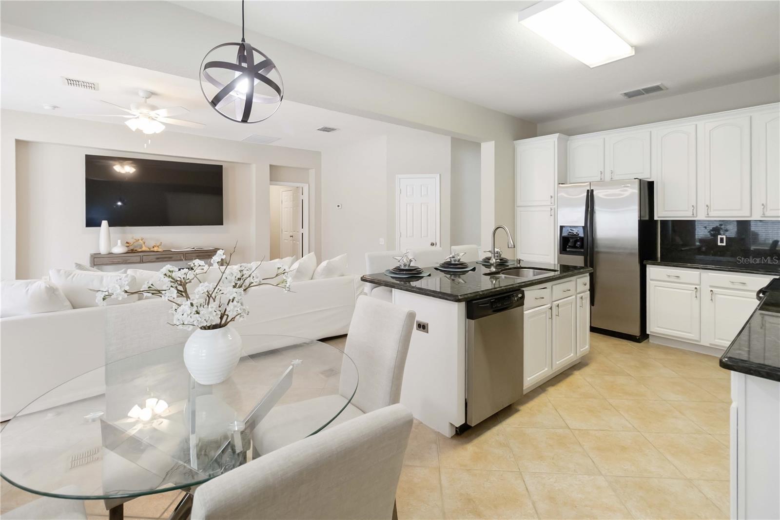 LAKES/WINDERMERE-PEACHTREE - Residential