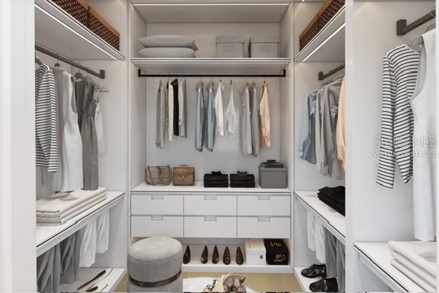 LAKES/WINDERMERE-PEACHTREE - Residential