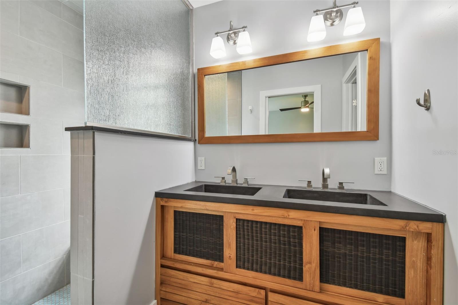 EAGLES NEST GARDENS ESTATES - Residential Lease