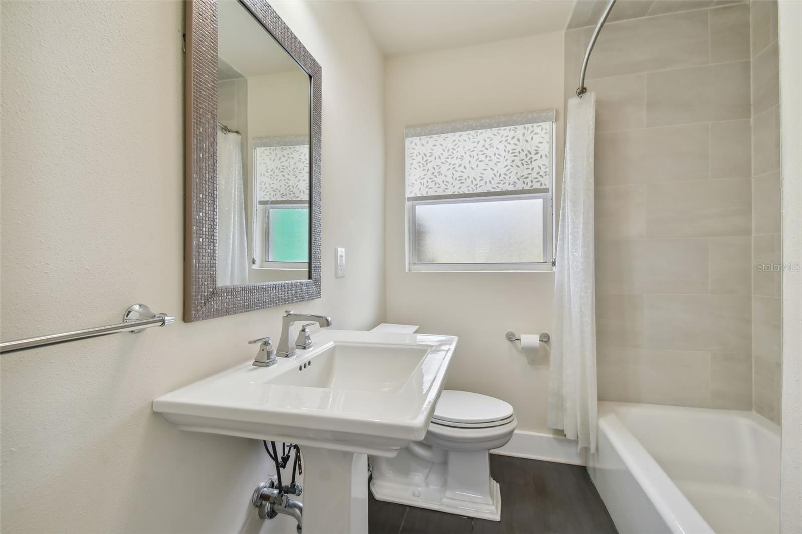 EAGLES NEST GARDENS ESTATES - Residential Lease