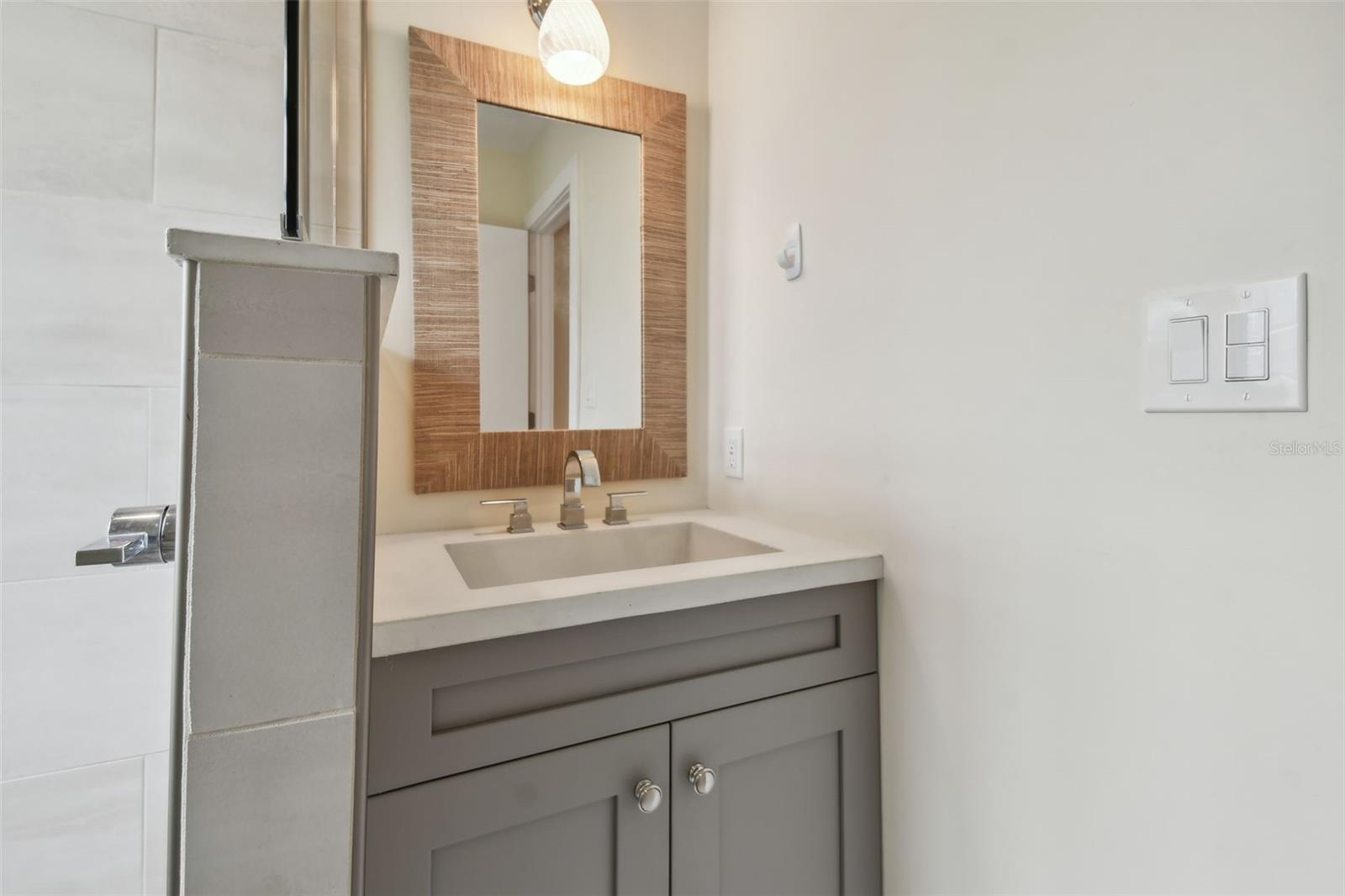 EAGLES NEST GARDENS ESTATES - Residential Lease