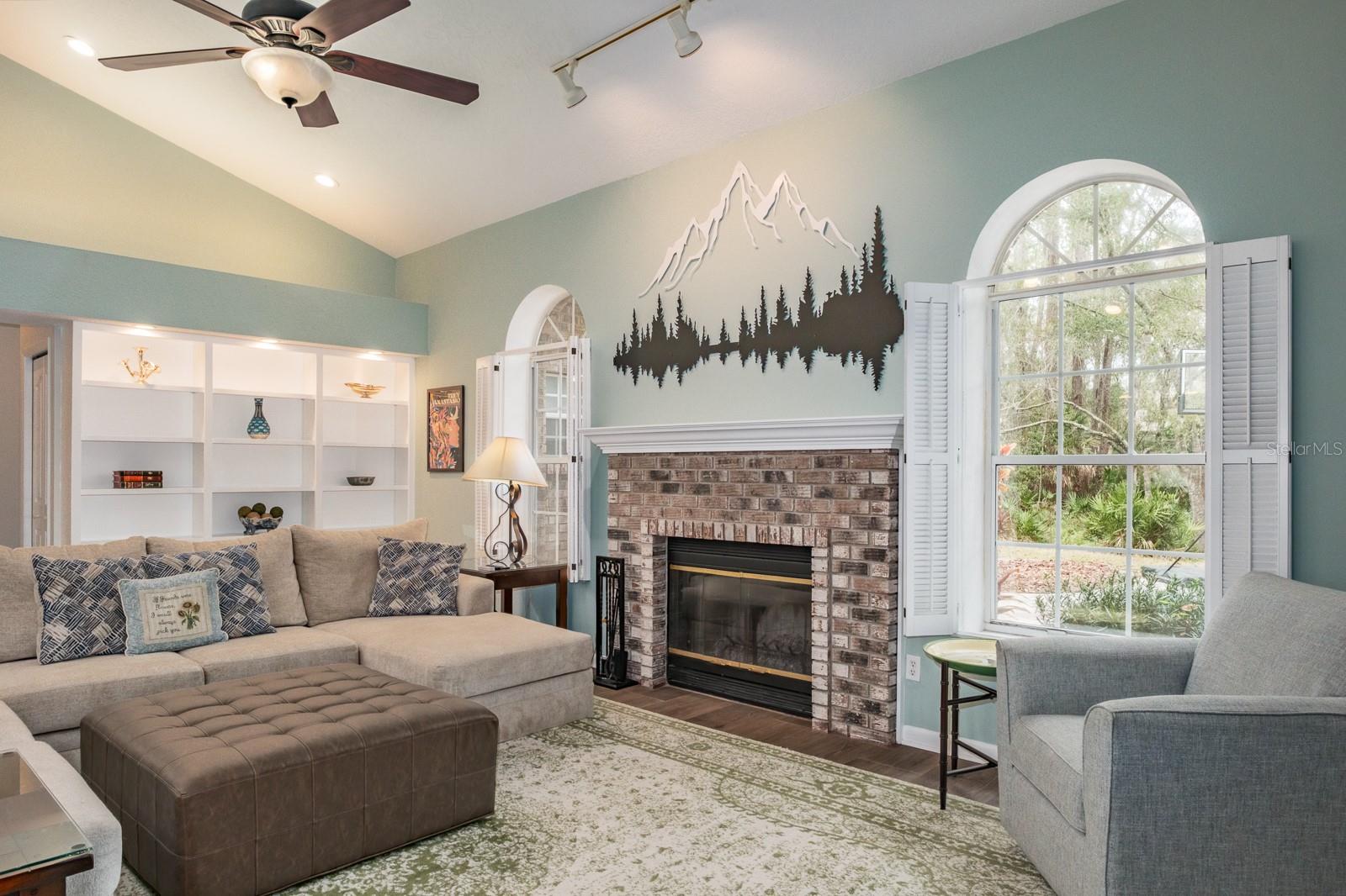 DEERPATH UNIT ONE - Residential