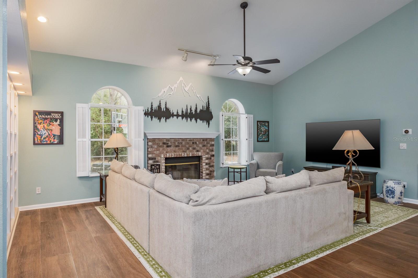 DEERPATH UNIT ONE - Residential