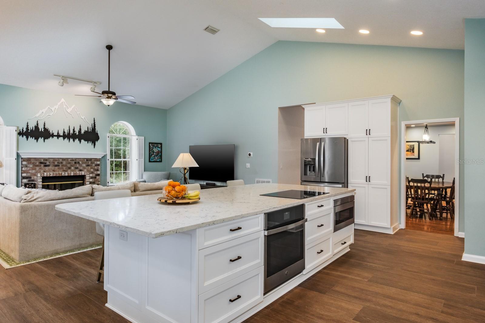 DEERPATH UNIT ONE - Residential