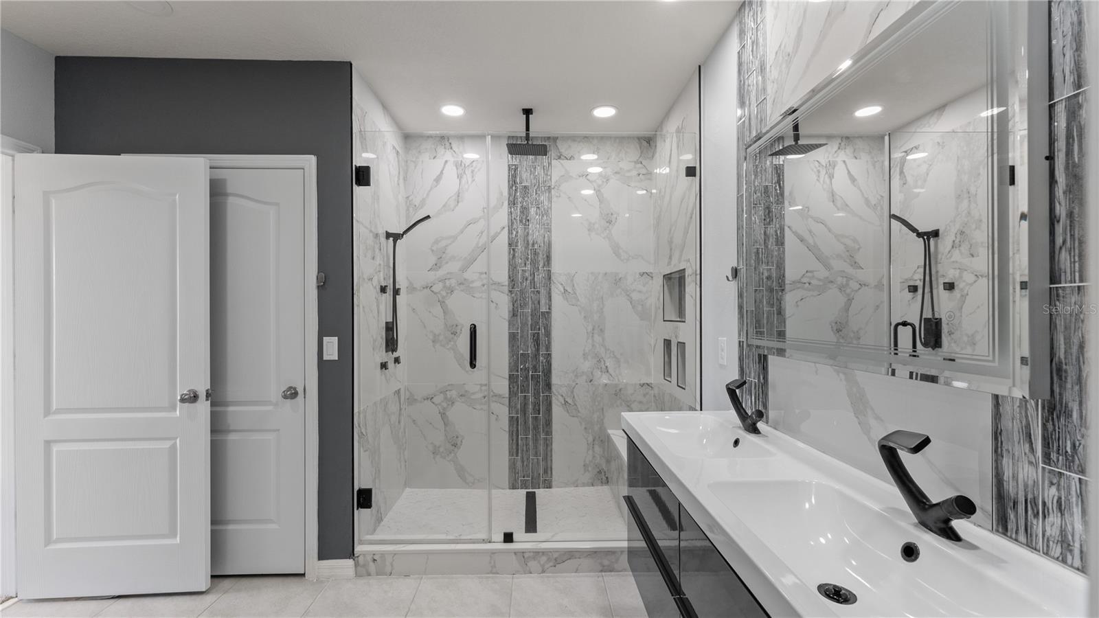 BARRINGTON - Residential Lease