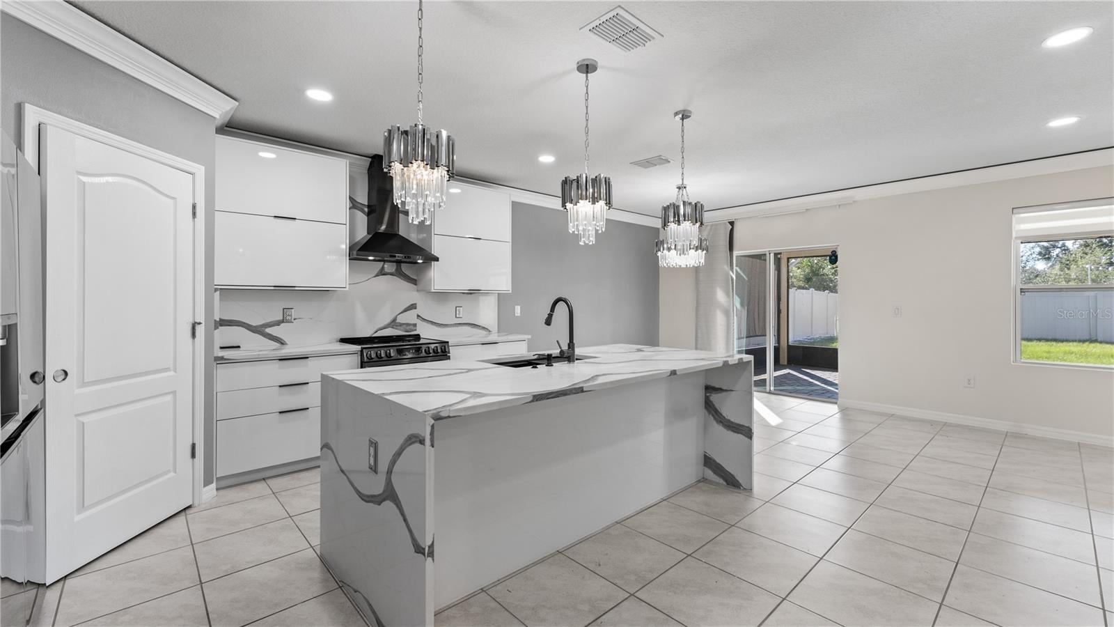 BARRINGTON - Residential Lease