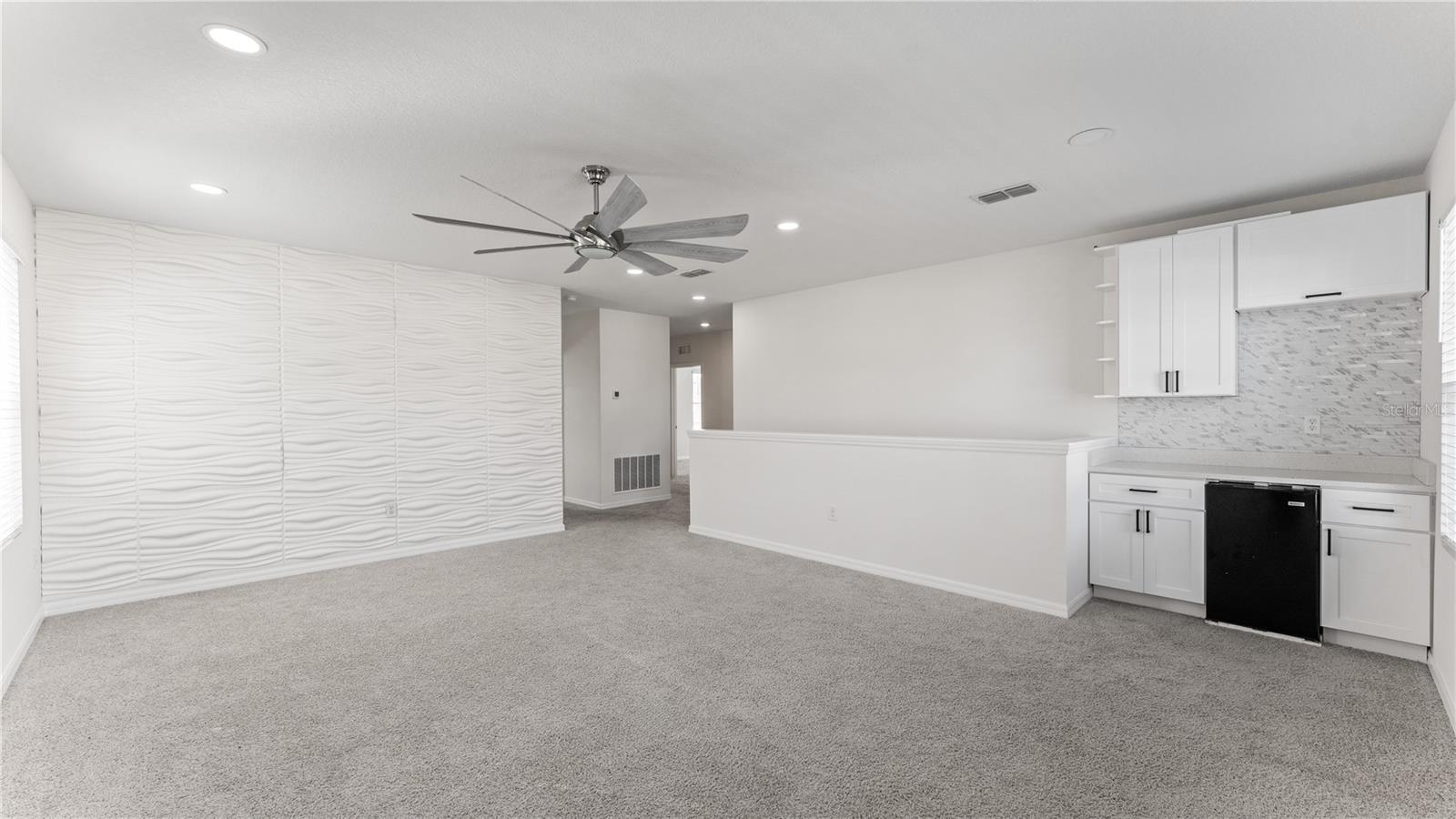 BARRINGTON - Residential Lease