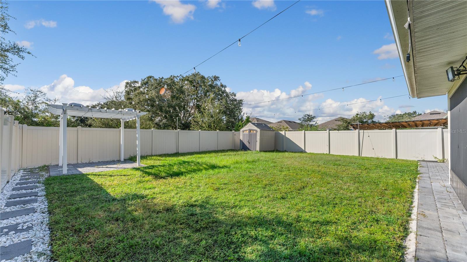 BARRINGTON - Residential Lease