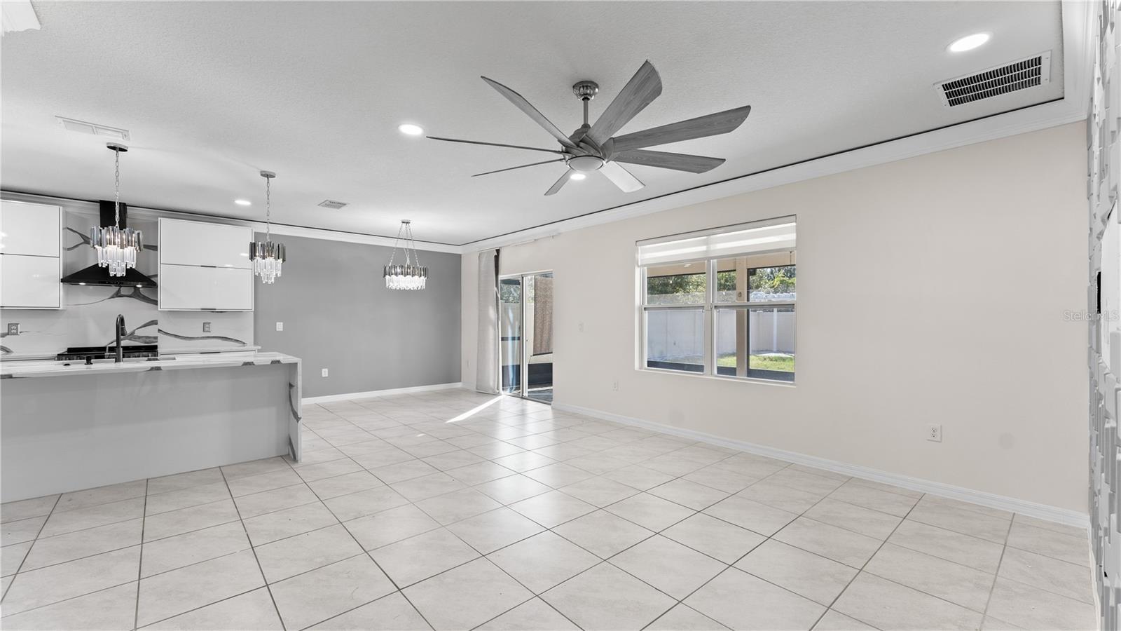 BARRINGTON - Residential Lease