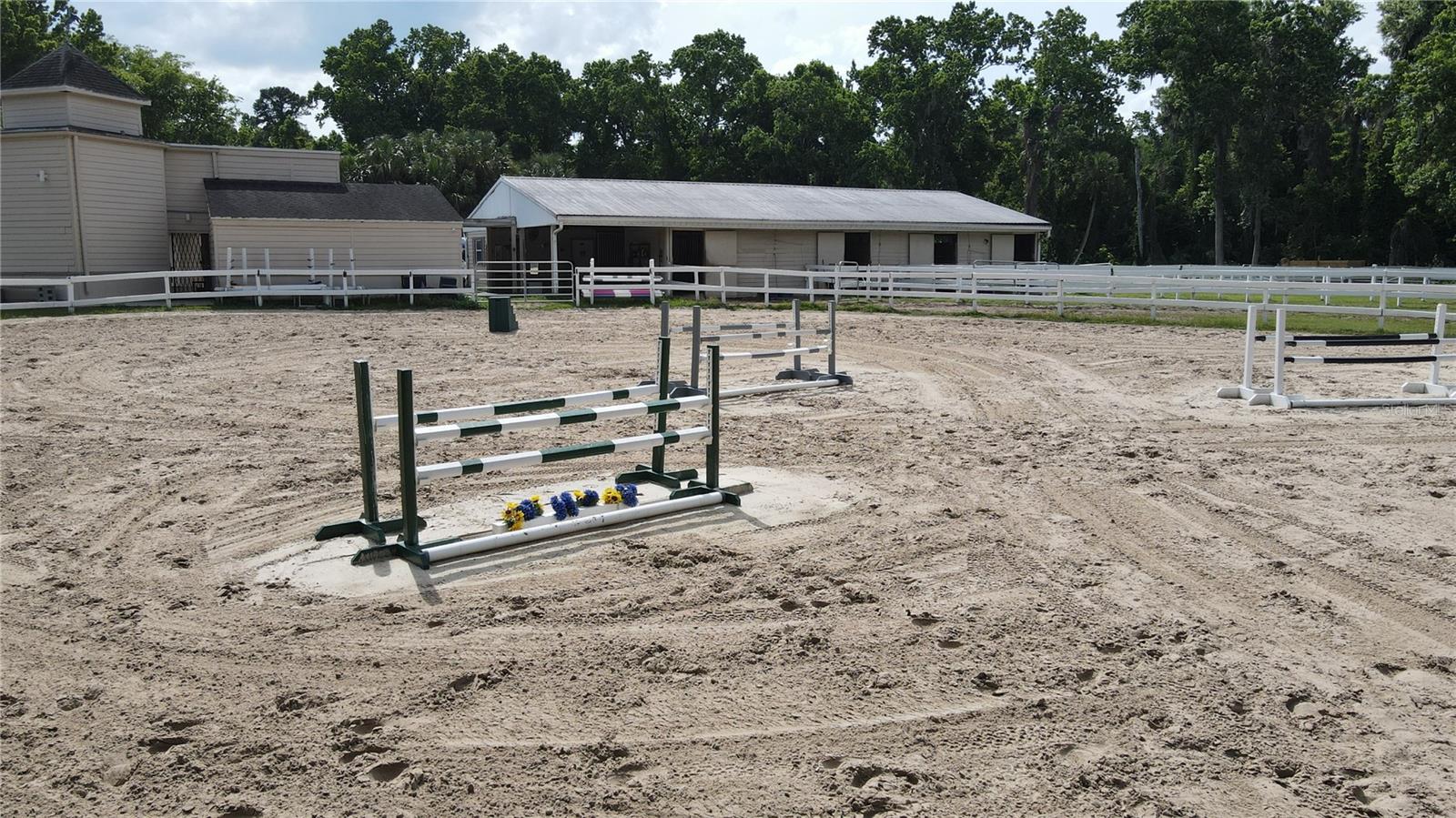 CROWN OAKS - Residential