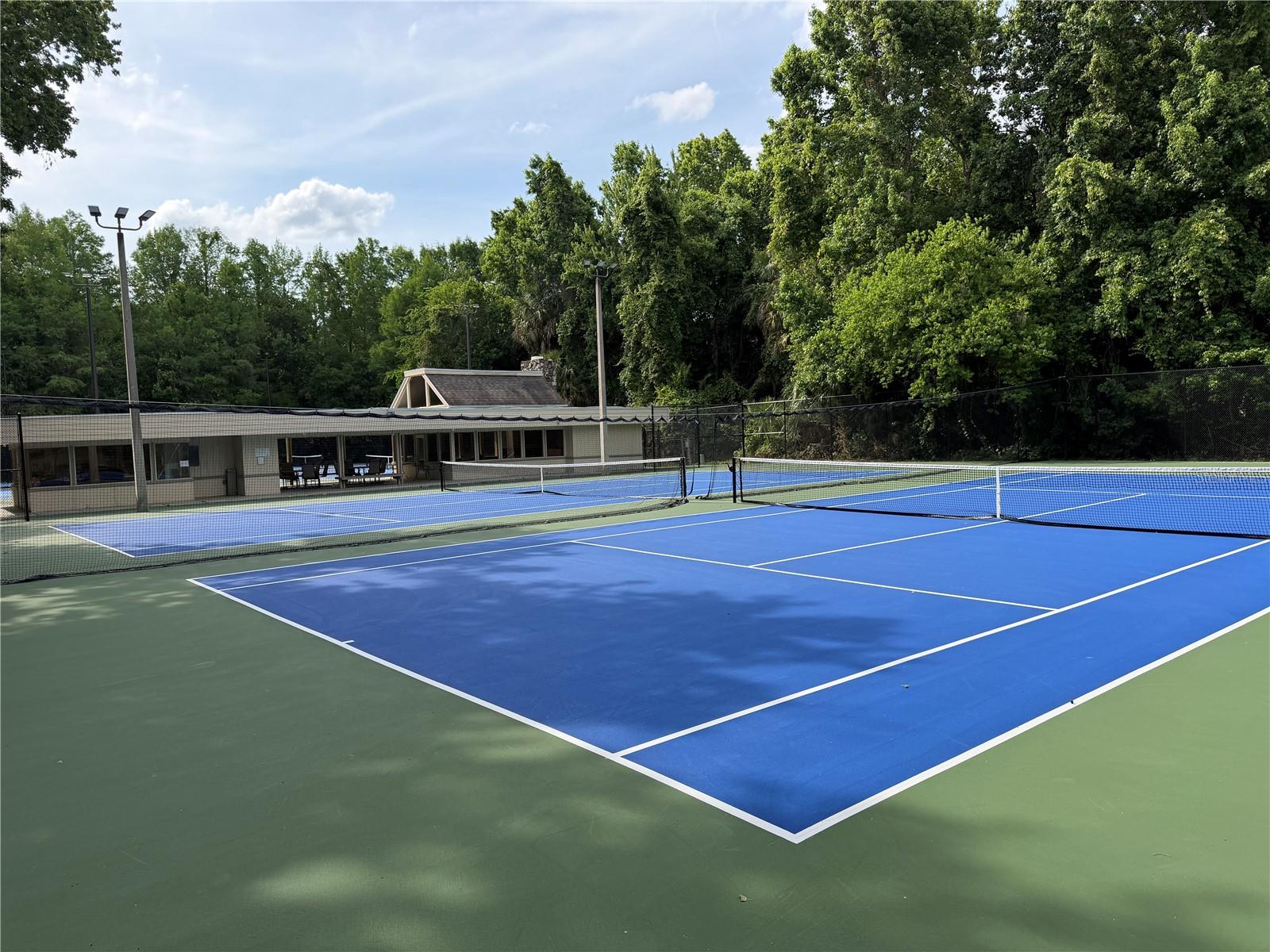 CROWN OAKS - Residential
