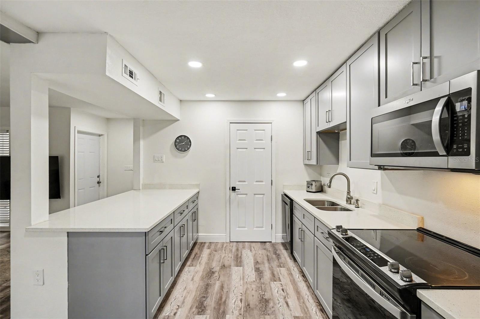 CROWN OAKS - Residential