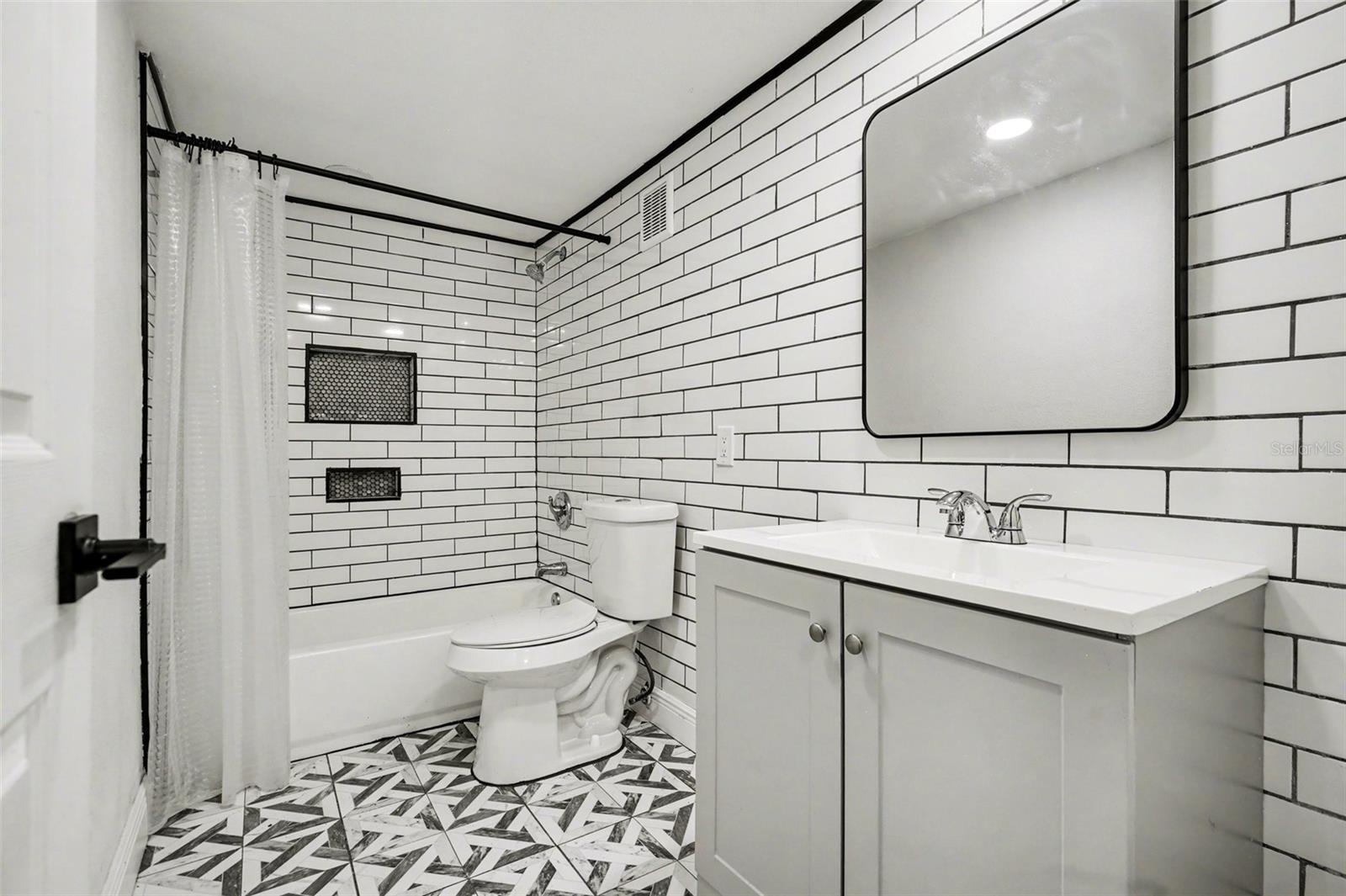 CROWN OAKS - Residential