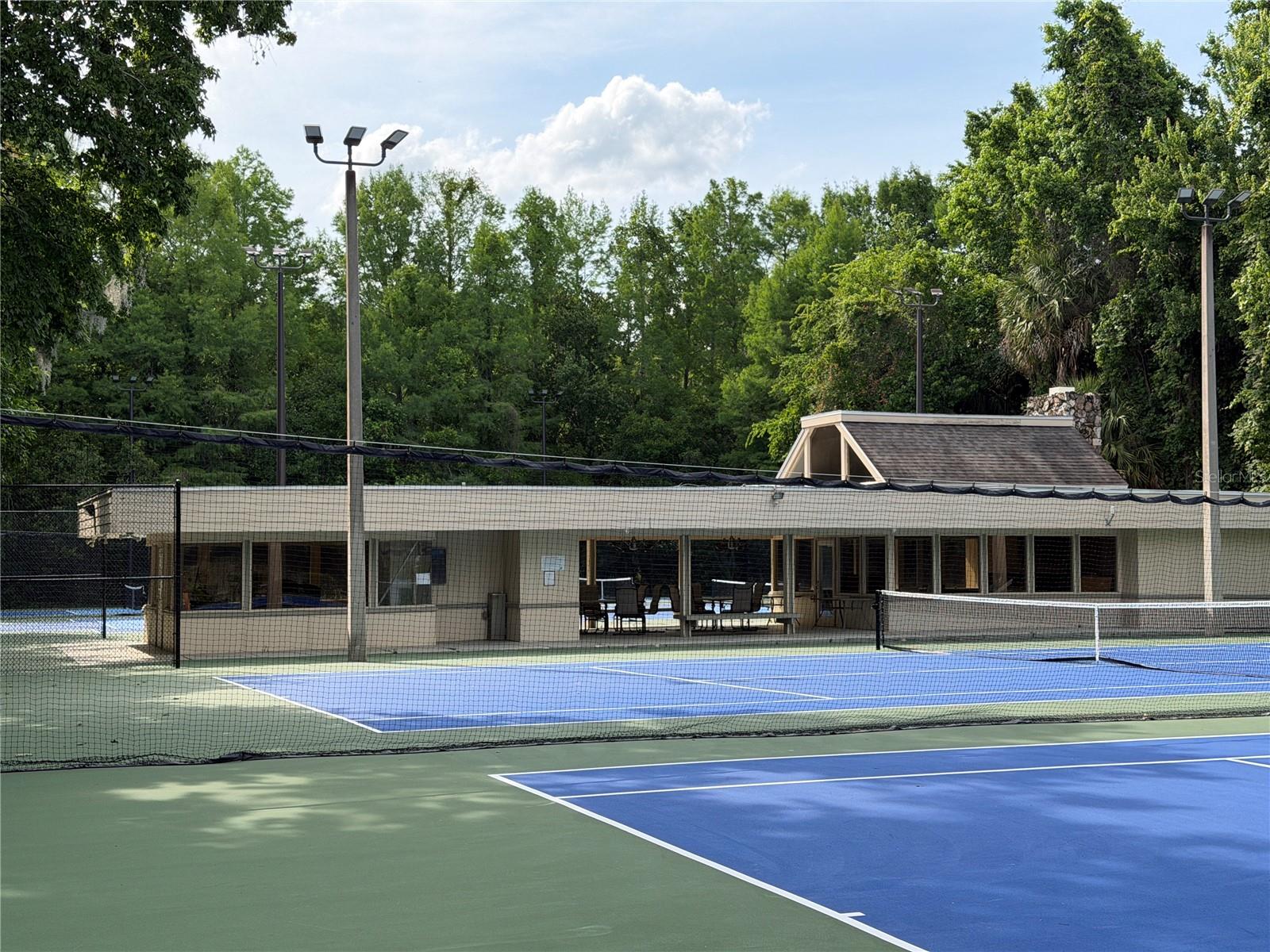 CROWN OAKS - Residential