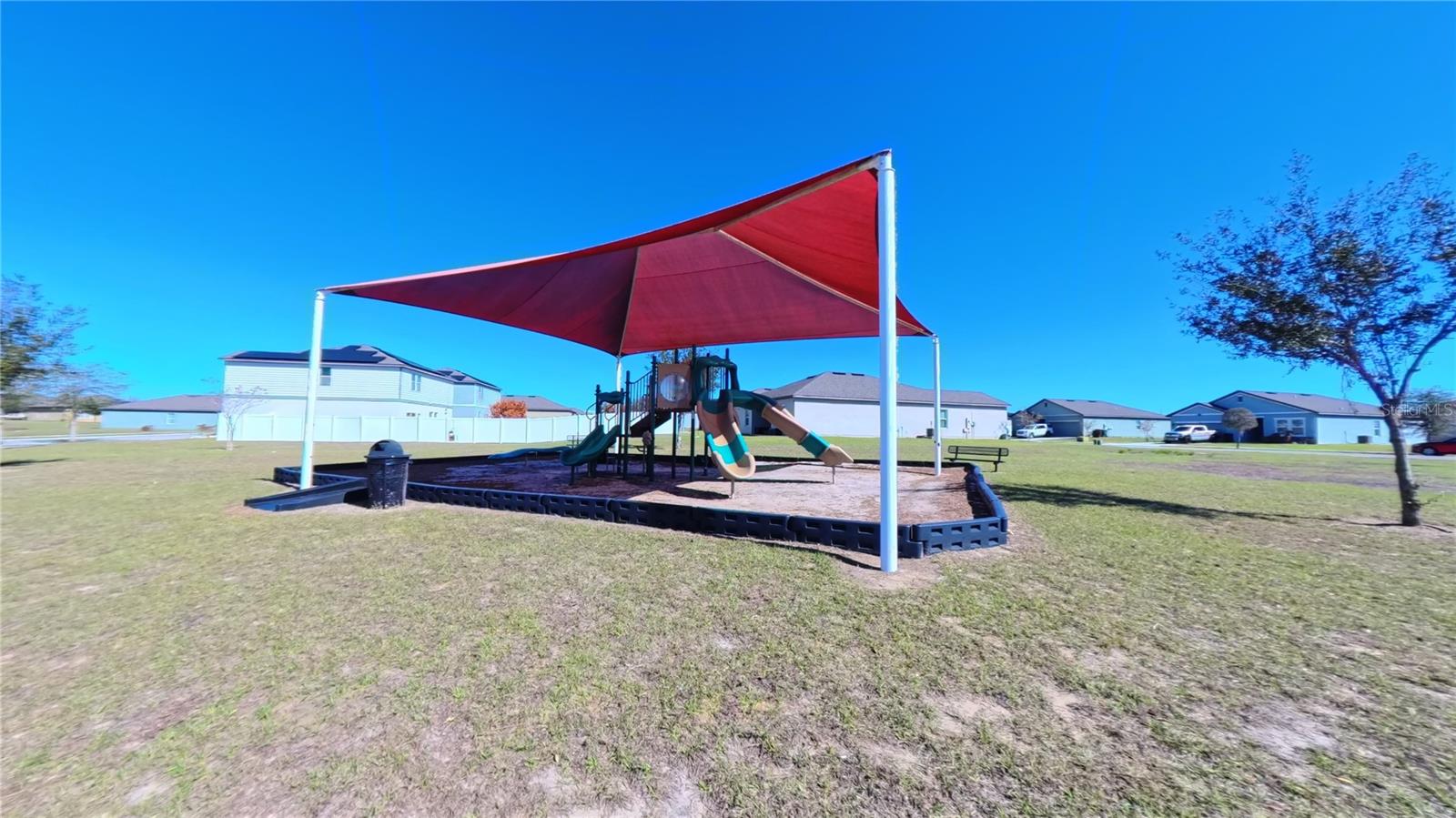 HIDDEN LAKE PRESERVE - Residential