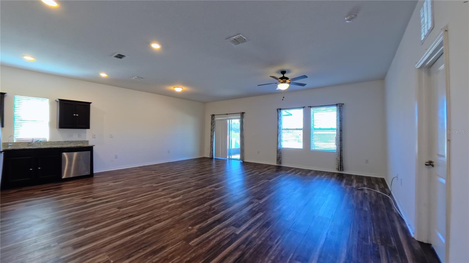 HIDDEN LAKE PRESERVE - Residential