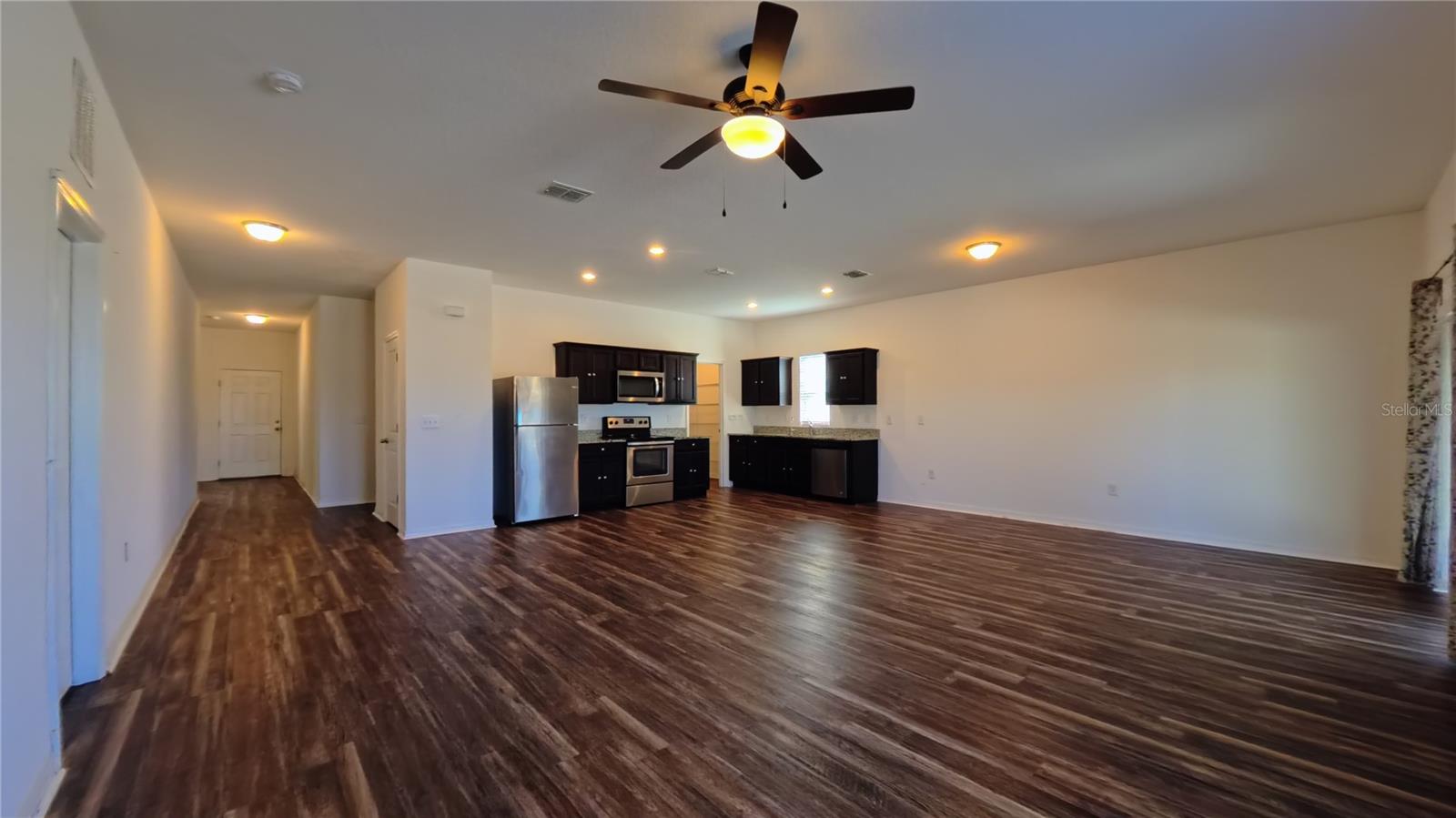 HIDDEN LAKE PRESERVE - Residential